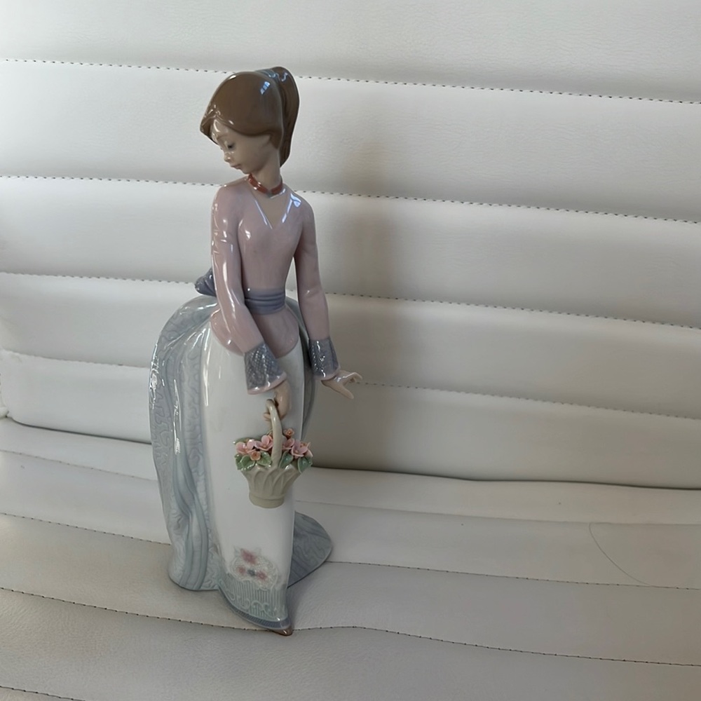 Lladro Basket of Love Figurine Girl with Flower Basket 7622